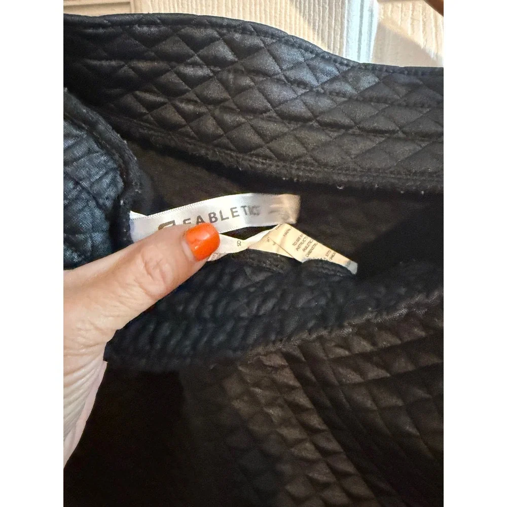 Fabletics Black Quilted Mini Skirt Elastic Waist Sporty Casual Size L